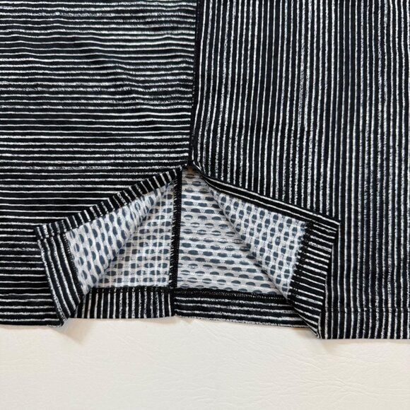 Nike Wmns Black & White Striped Tank Top Size XS Breathable High Neck (bin S112) - Picture 5 of 7